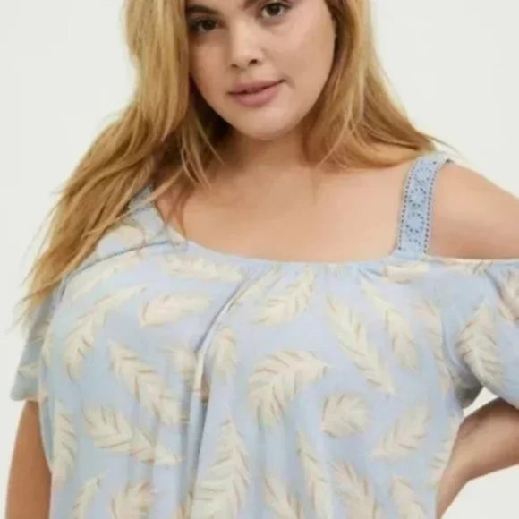 Torrid Feather Blouse - Picture 3 of 6